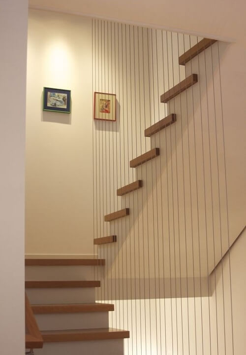 Cầu thang treo là gì? Cầu thang treo dây cáp dọc có an toàn không?